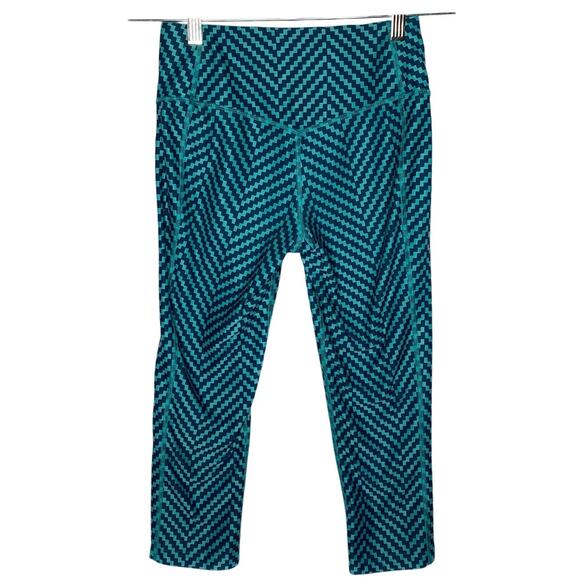 Nike Chevron Capri Leggings Size XS Legend 2.0 Training Dri-Fit Athletic Zig Zag - Picture 11 of 11